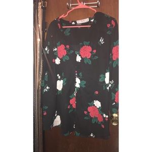 Torrid 4 holiday floral blouse